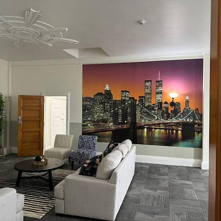 4 Large Bedroom Apartment In The City هاستينغز المظهر الخارجي الصورة