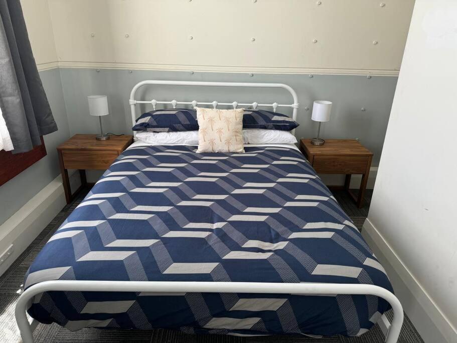 4 Large Bedroom Apartment In The City هاستينغز المظهر الخارجي الصورة