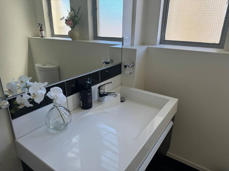 4 Large Bedroom Apartment In The City هاستينغز المظهر الخارجي الصورة