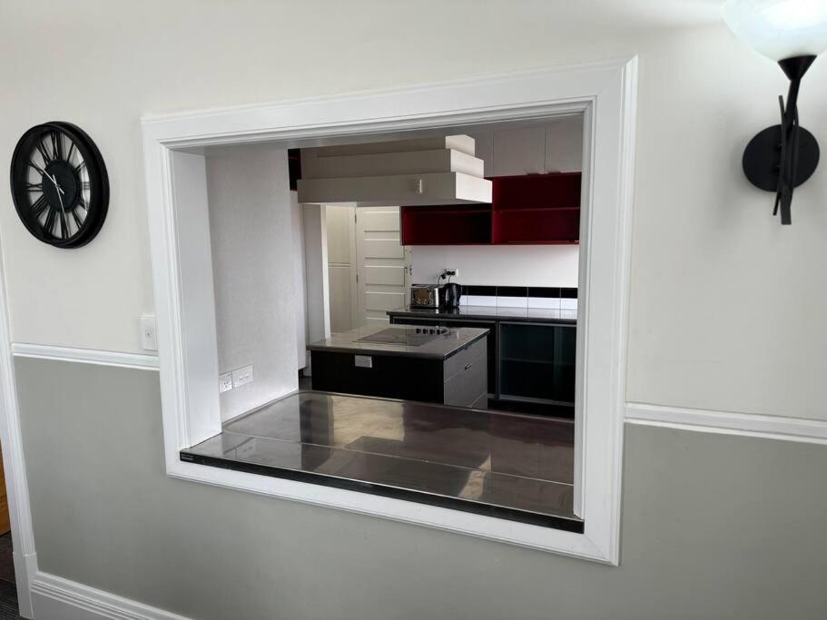 4 Large Bedroom Apartment In The City هاستينغز المظهر الخارجي الصورة