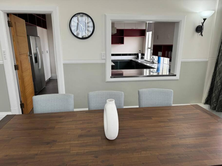 4 Large Bedroom Apartment In The City هاستينغز المظهر الخارجي الصورة